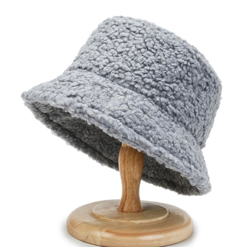 Zayra Rose Women warm and cold-proof pot hat with the same style plush lamb wool teddy hat
