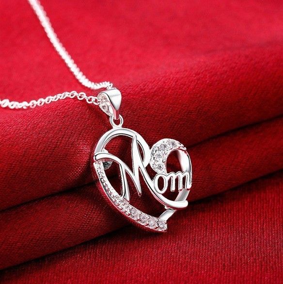 Mom Heart-shaped Mother Love Necklace Diamond Letter Necklace Clavicle Chain