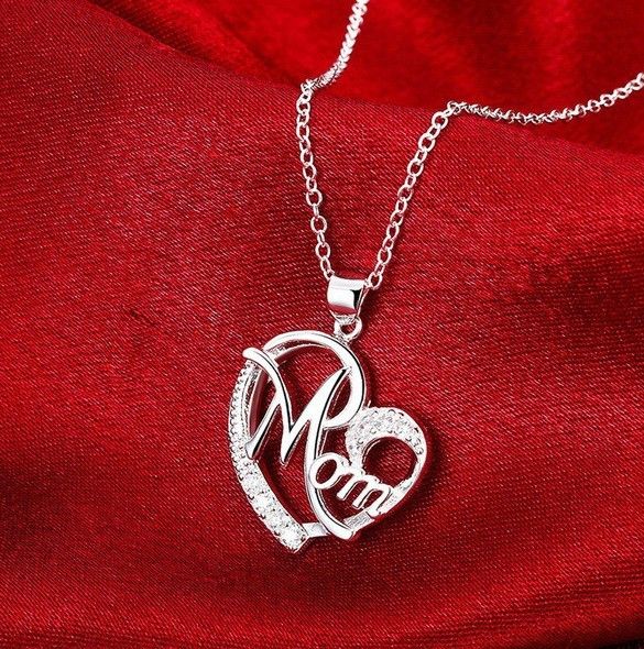 Mom Heart-shaped Mother Love Necklace Diamond Letter Necklace Clavicle Chain