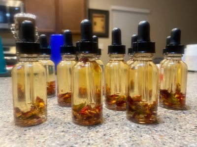 Wholesale Strawberry Yoni Oil 4oz NO LABELS (5)