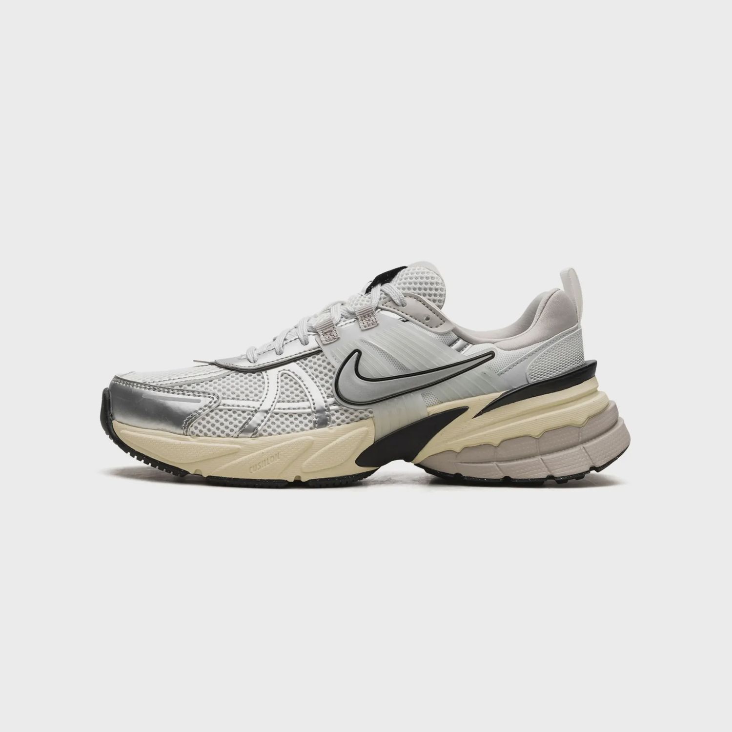 Nike V2K Run Summit White Metallic Silver (Women&#39;s)
