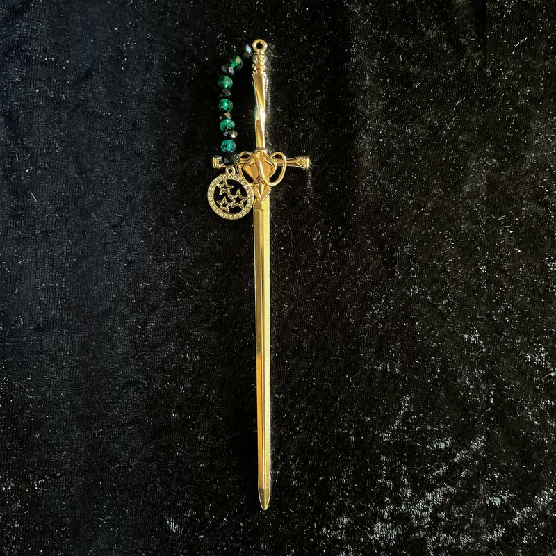 Lesezeichen "Schwert" mit Perlen und Anhänger (Gold)