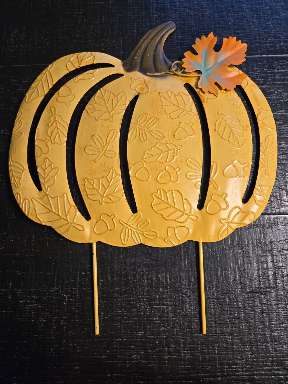 Pumpkin yard decor (Light Orange with leaves and acorns)