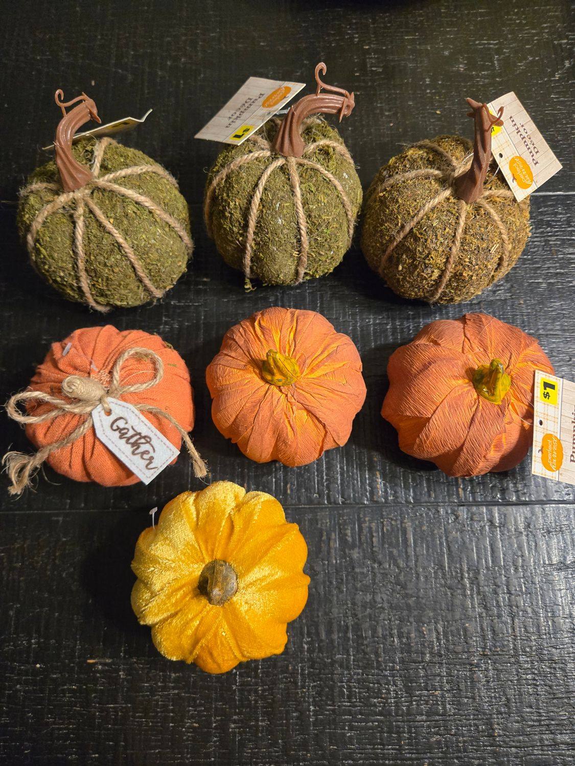 7 small pumpkins Decor 