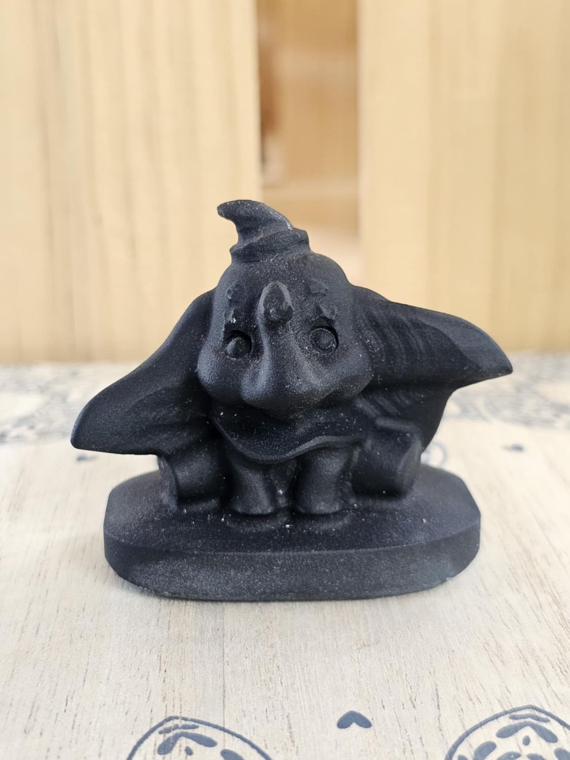 Dumbo - Matte Obsidian