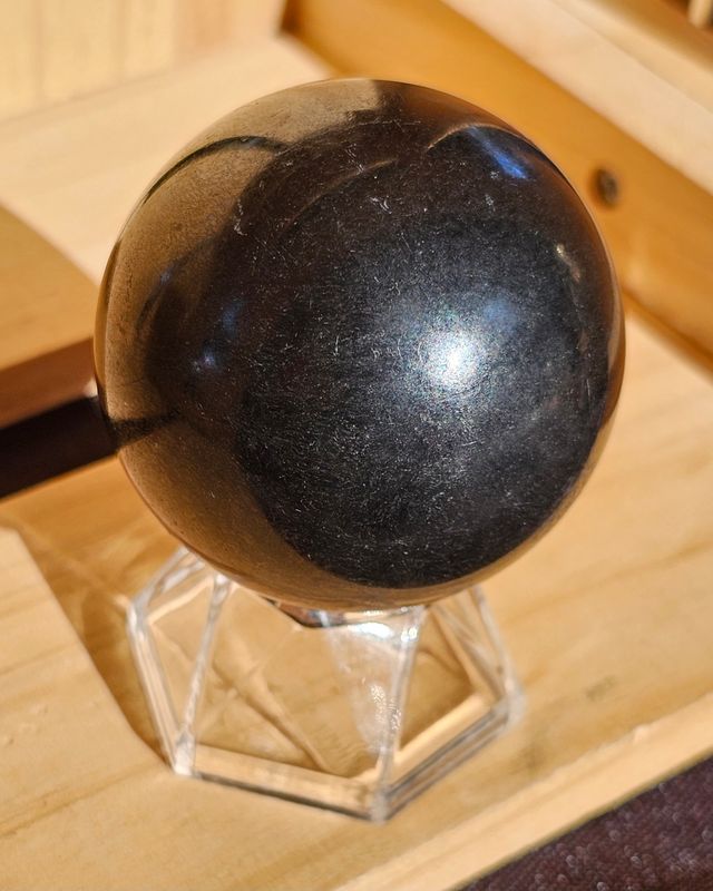 Sphere shungite (small)