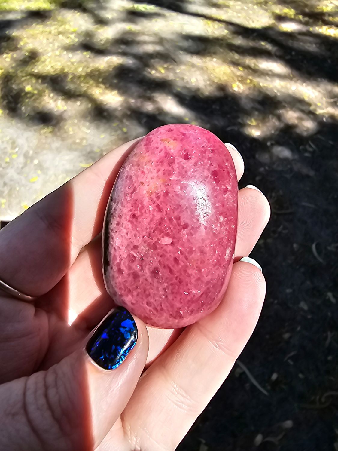 Rhodonite pals stone