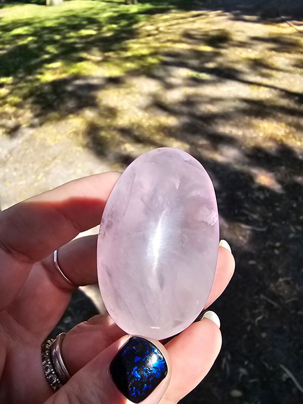 Rose quartz palm stone