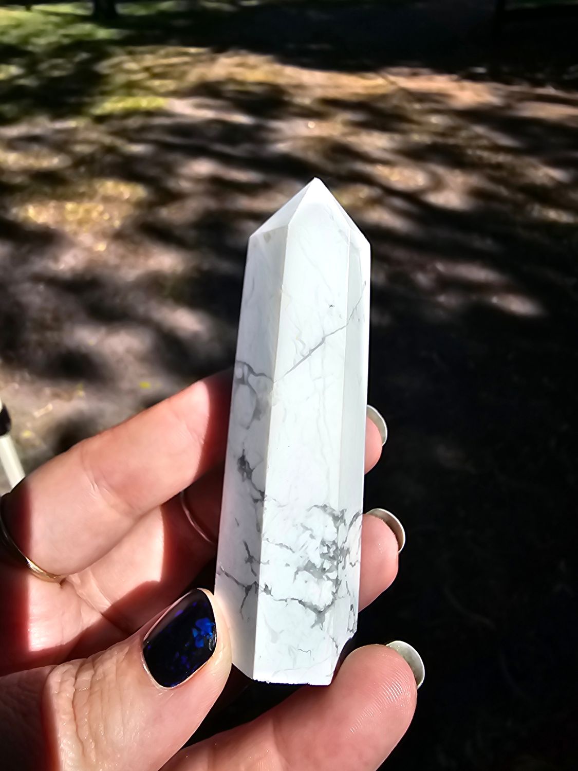 Howlite tower