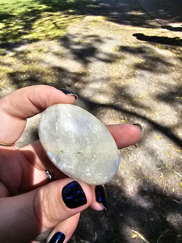 Moonstone palm stone