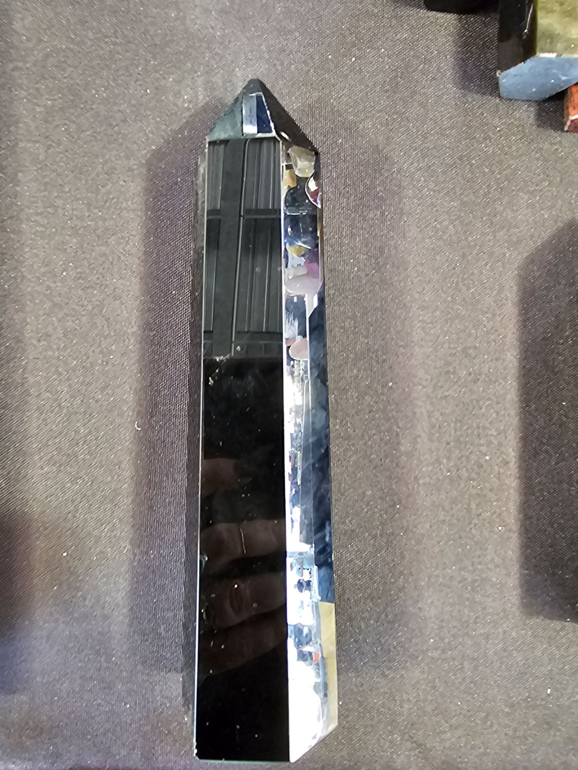 Black Obsidian tower 702g - damaged tip