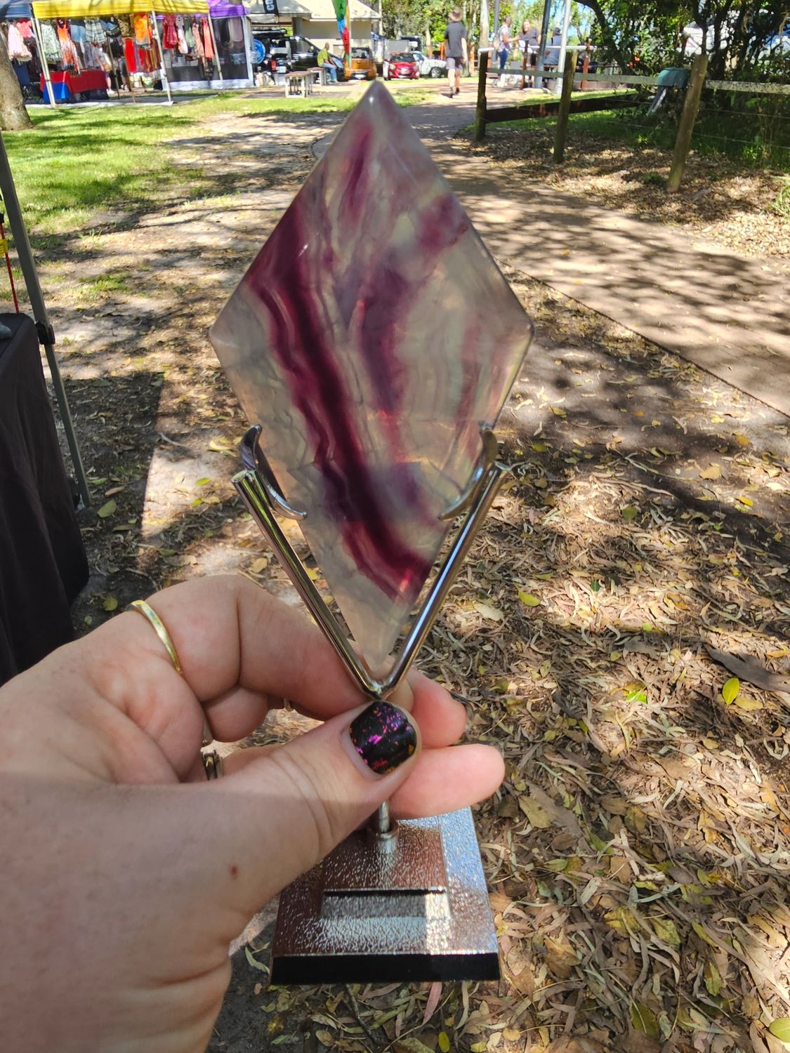 Fluorite diamond on stand