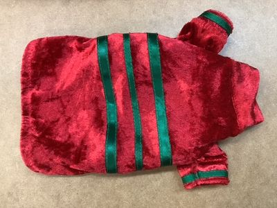 Red velvet stretch sweaters with green stripes Red velvet stretch sweaters with green stripes