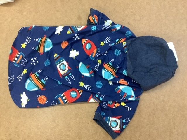 Hooded sweater for dogs and cats.