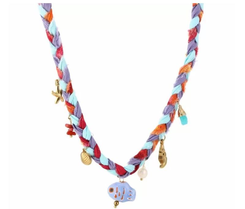 Gevlochten ketting, bedels, goud
