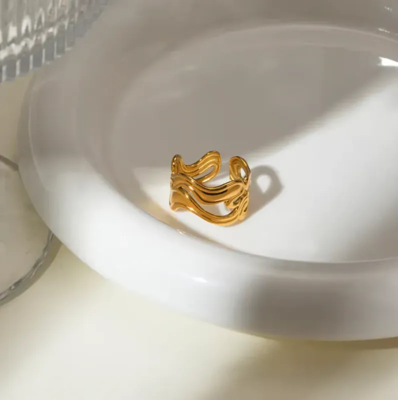 Subtiele statement ring goud in roestvrij staal one size
