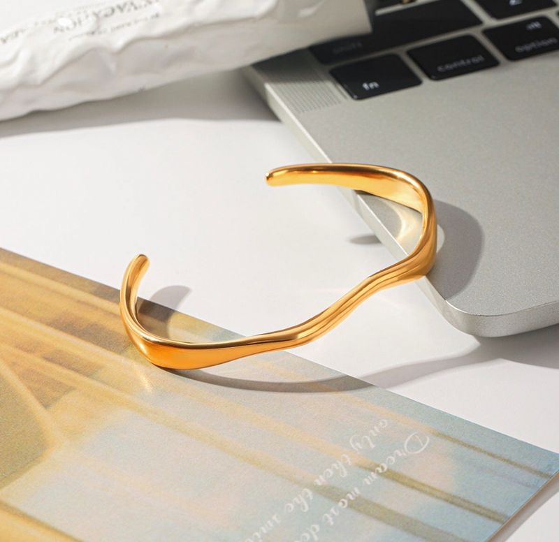 Armband | Golvend small | Goud | Stainless steel