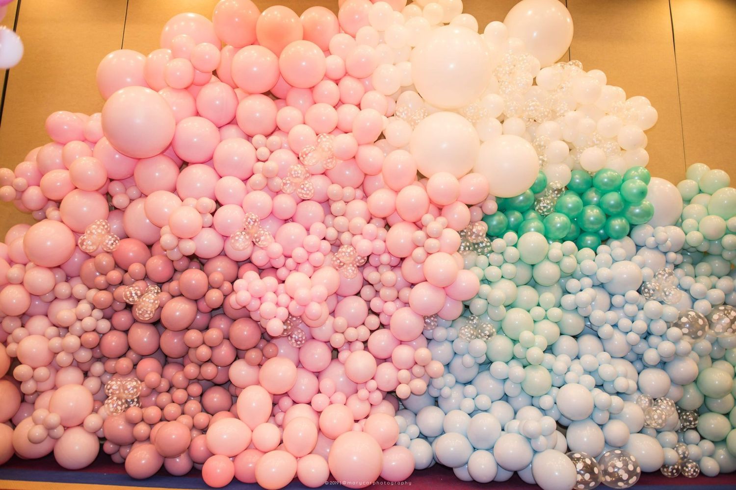 XL balloon wall