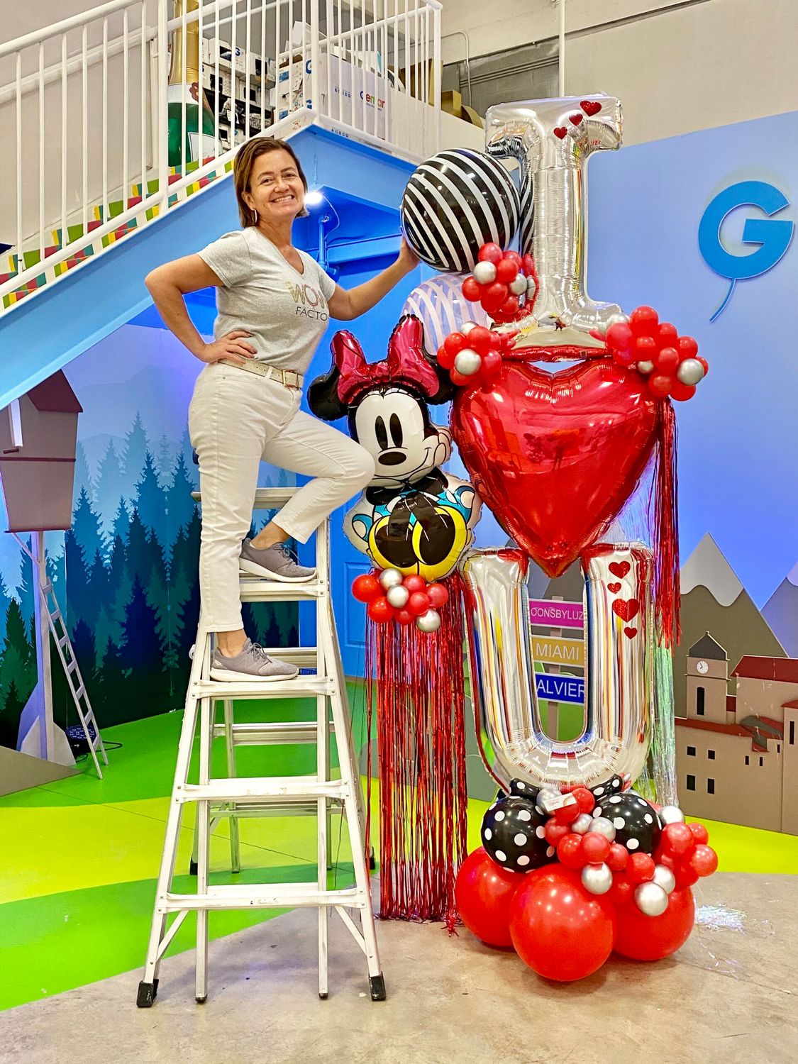 Oh WOW I Love U! Balloon Bouquet