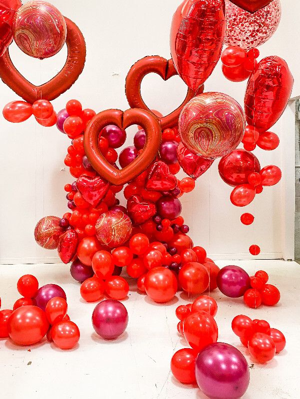 Balloon Bouquet: Escenario de amor