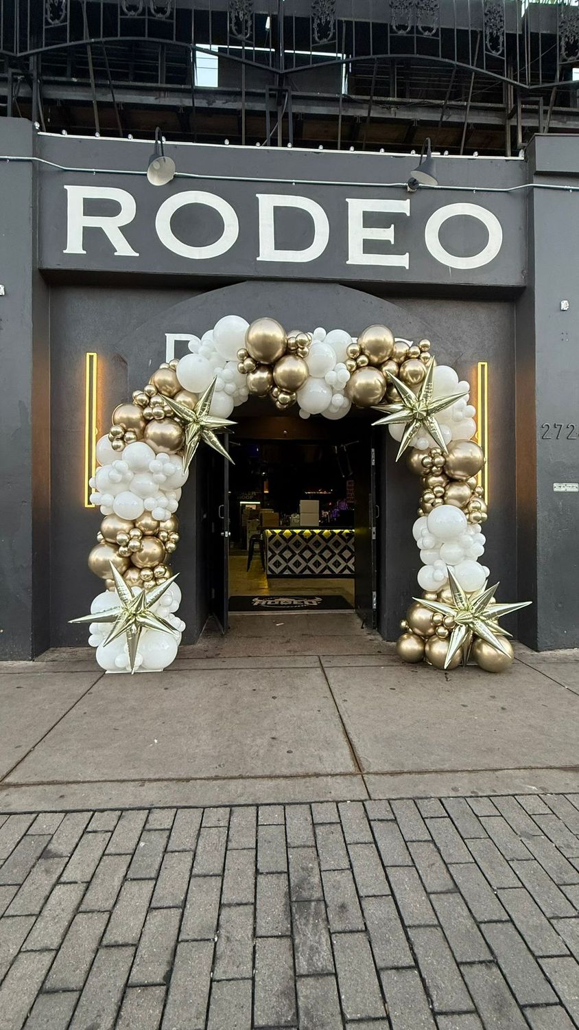 Metallic Gold and Pearl White Arch