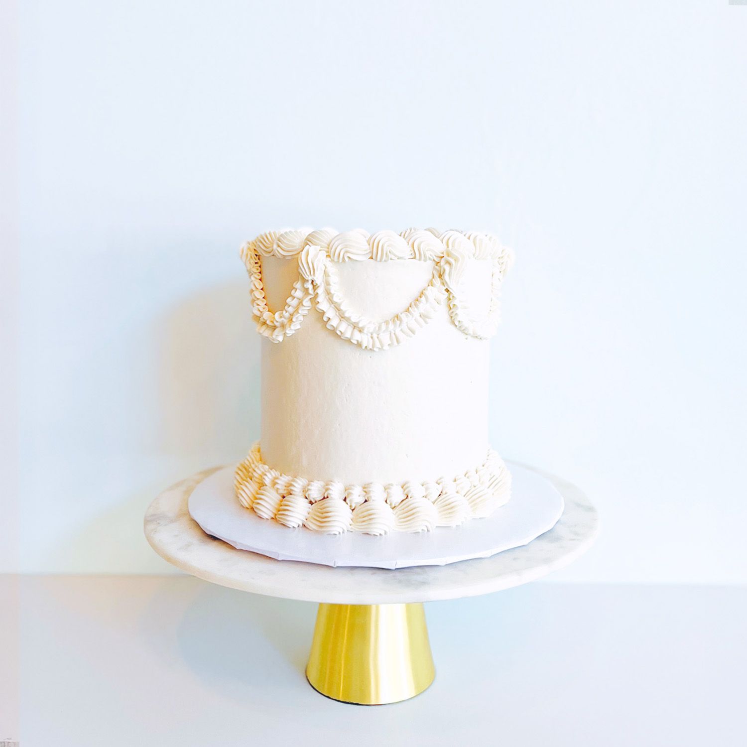 SimplyWed™ Simply Vintage (wedding cake/GF available)