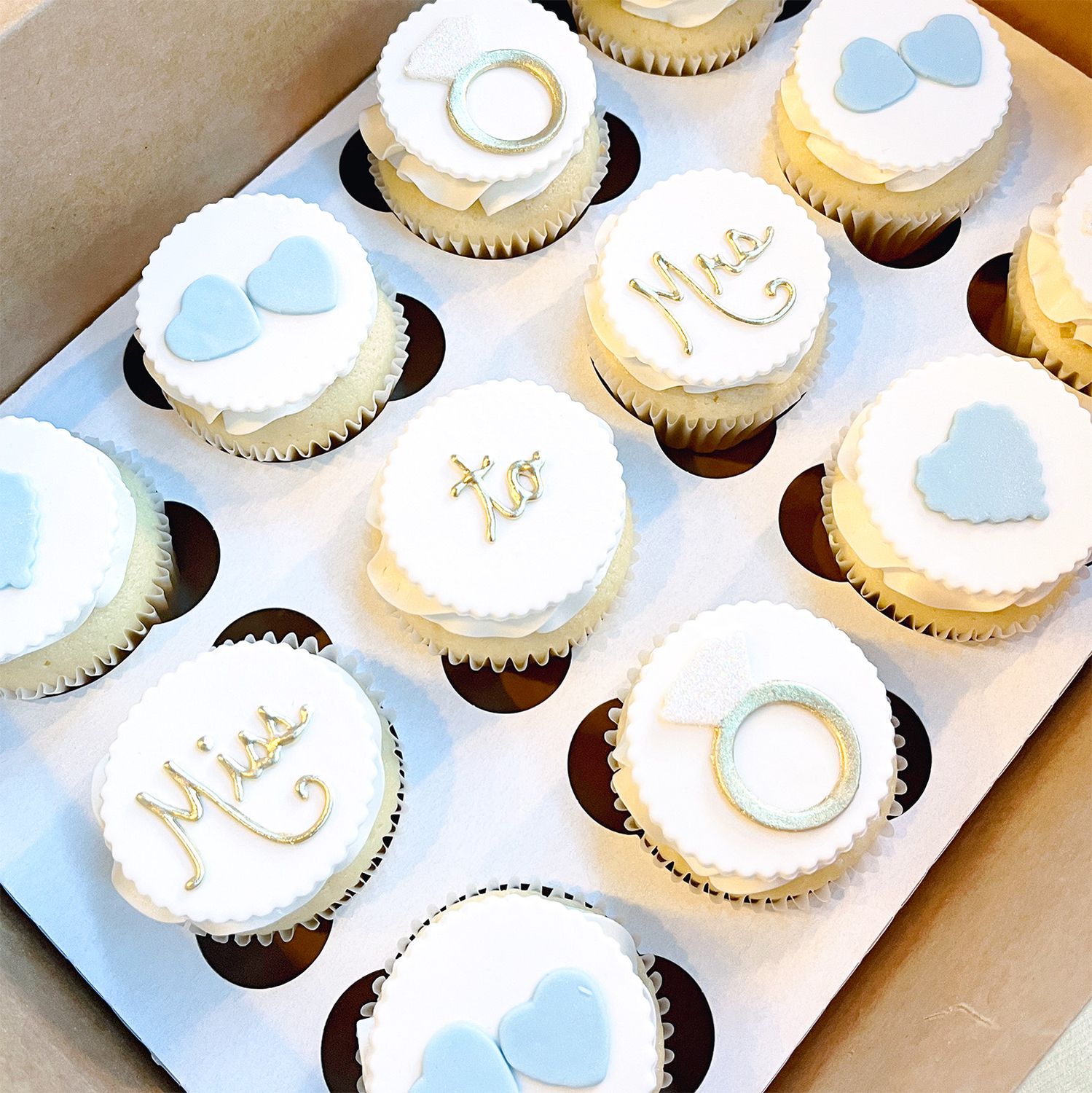 Miss to Mrs (cupcakes)