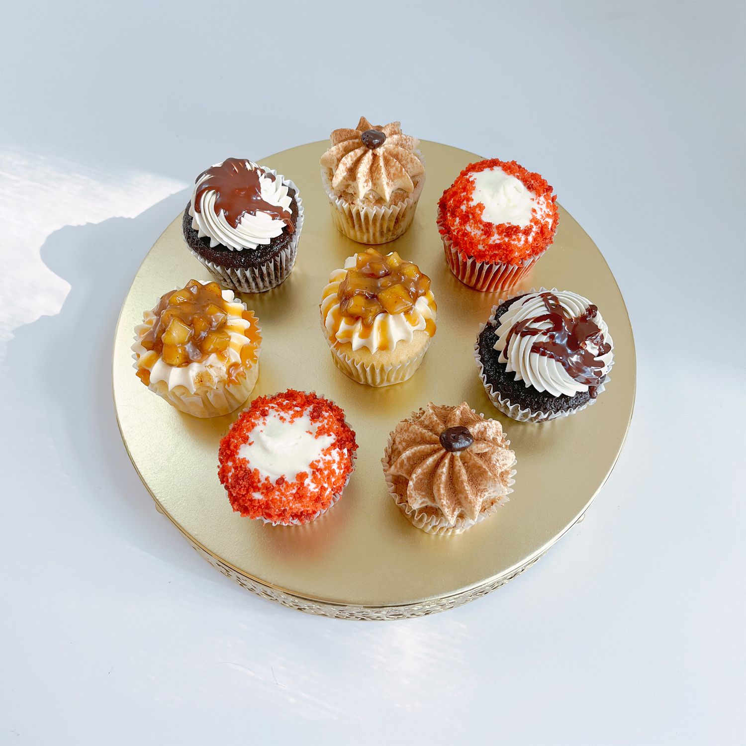 Mingle Match (custom holiday cupcakes)