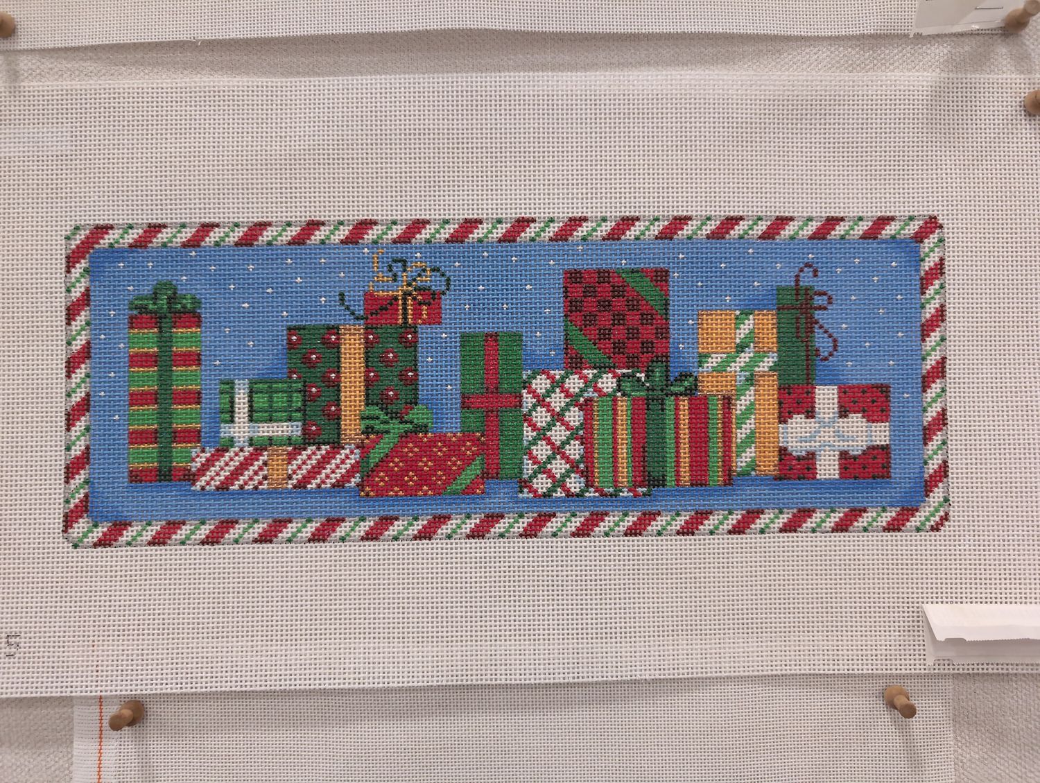 Gifts Bolster (ATM165)