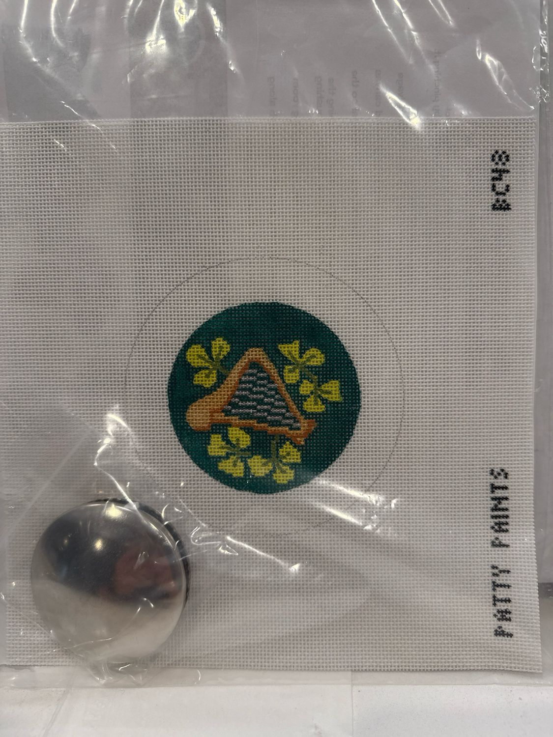 Harp Shamrock Button (BC48)