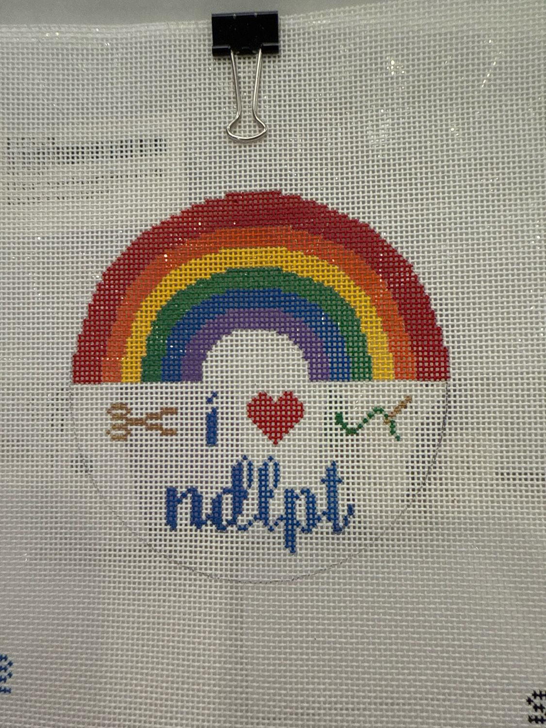 I Heart Needlepoint Round (S07)