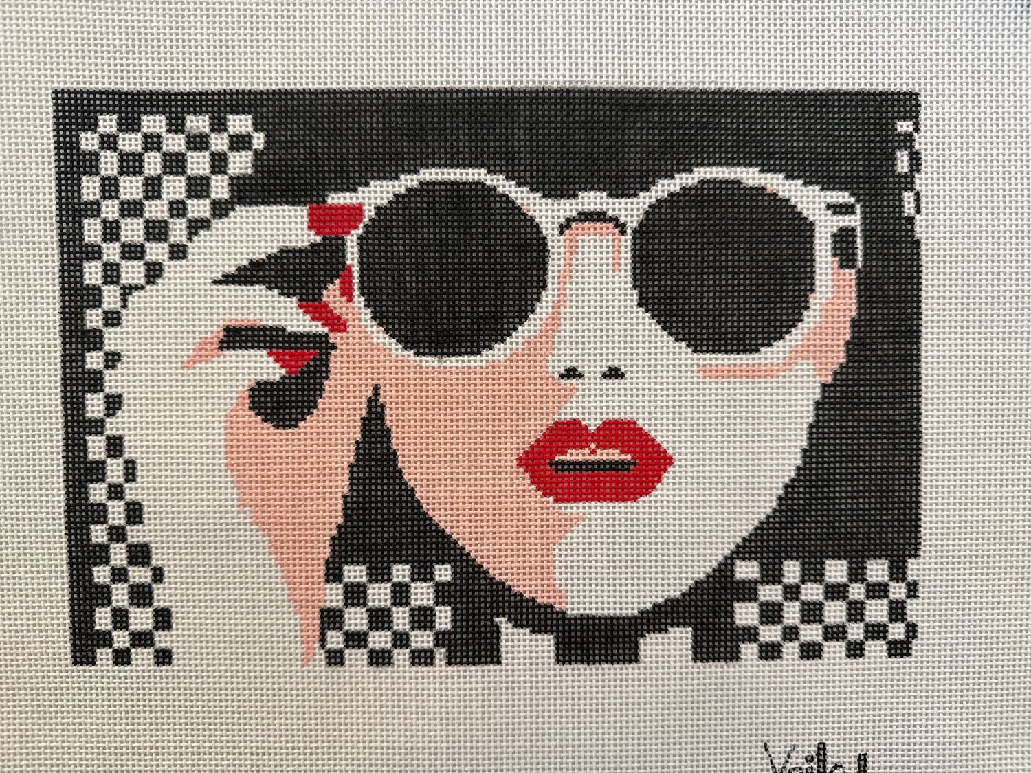 Woman with Sunglasses (BAG410)