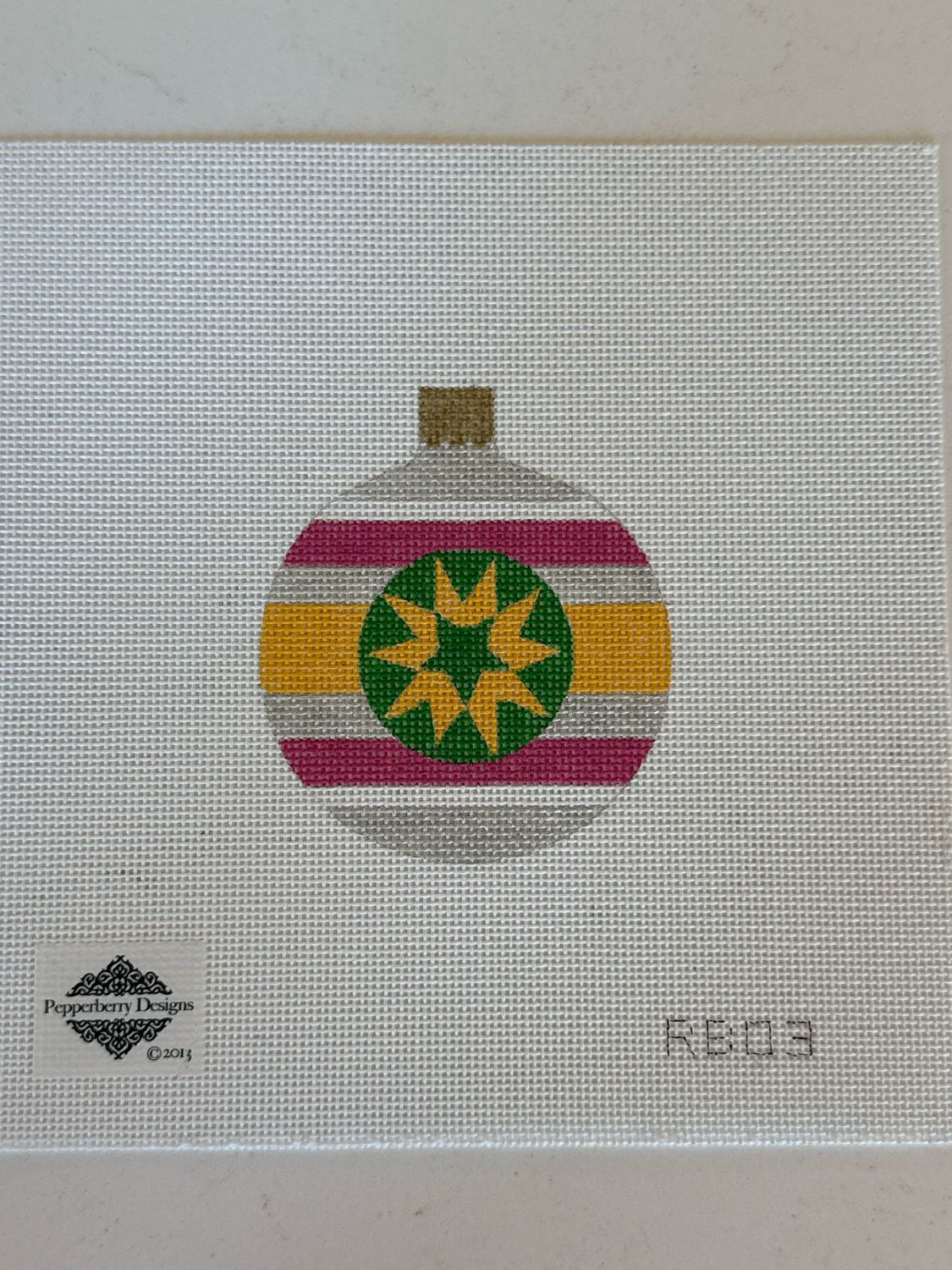 Round - Pink &amp; Gold w/ Green Star