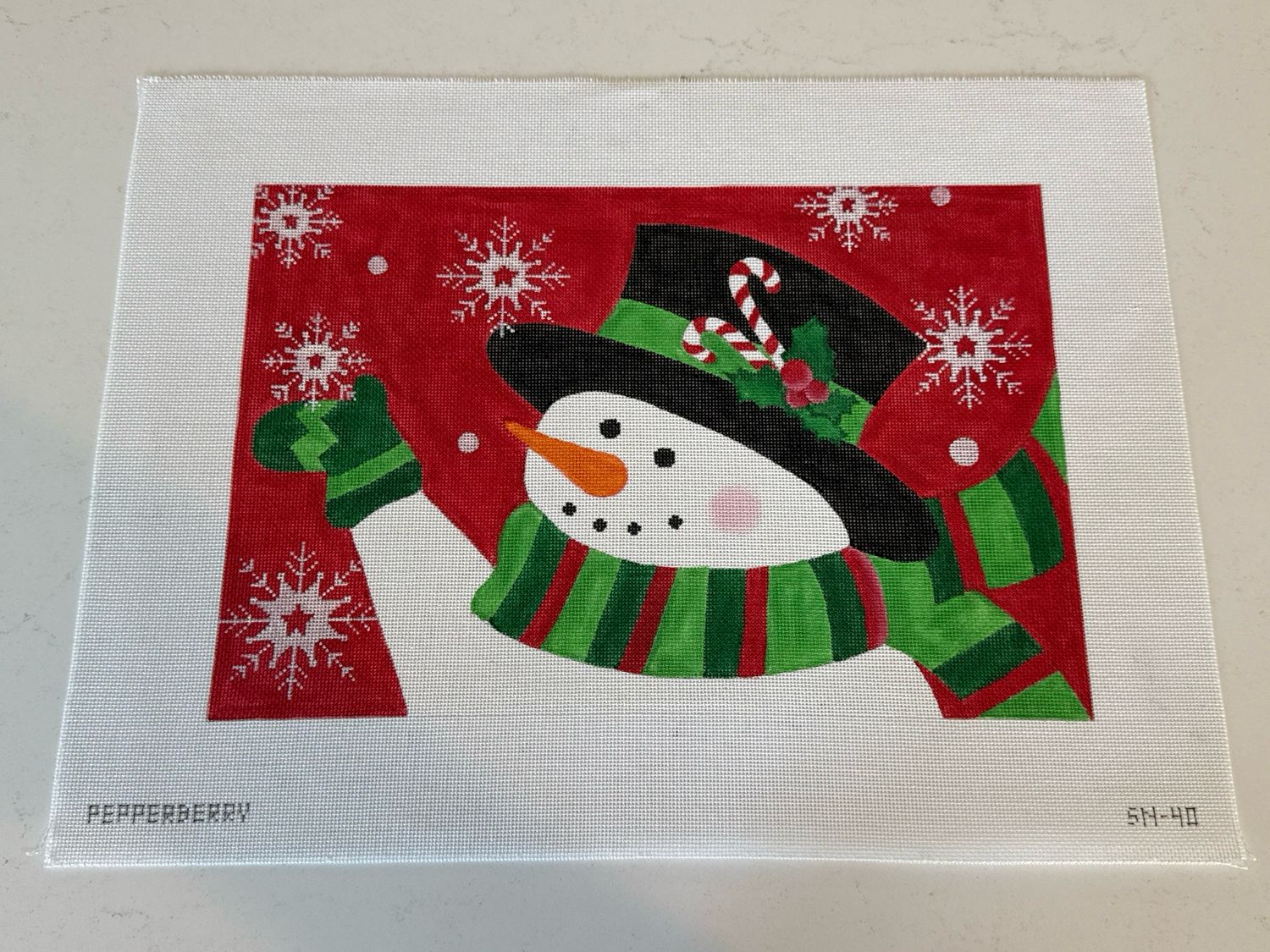 CandyCane Snowman (18 mesh)