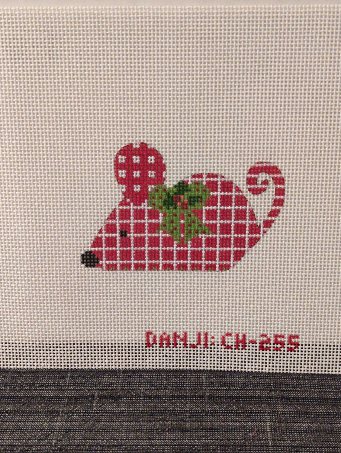 Red Checkered Mouse on 13M