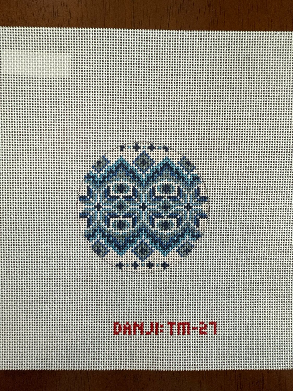 Blue/White Round