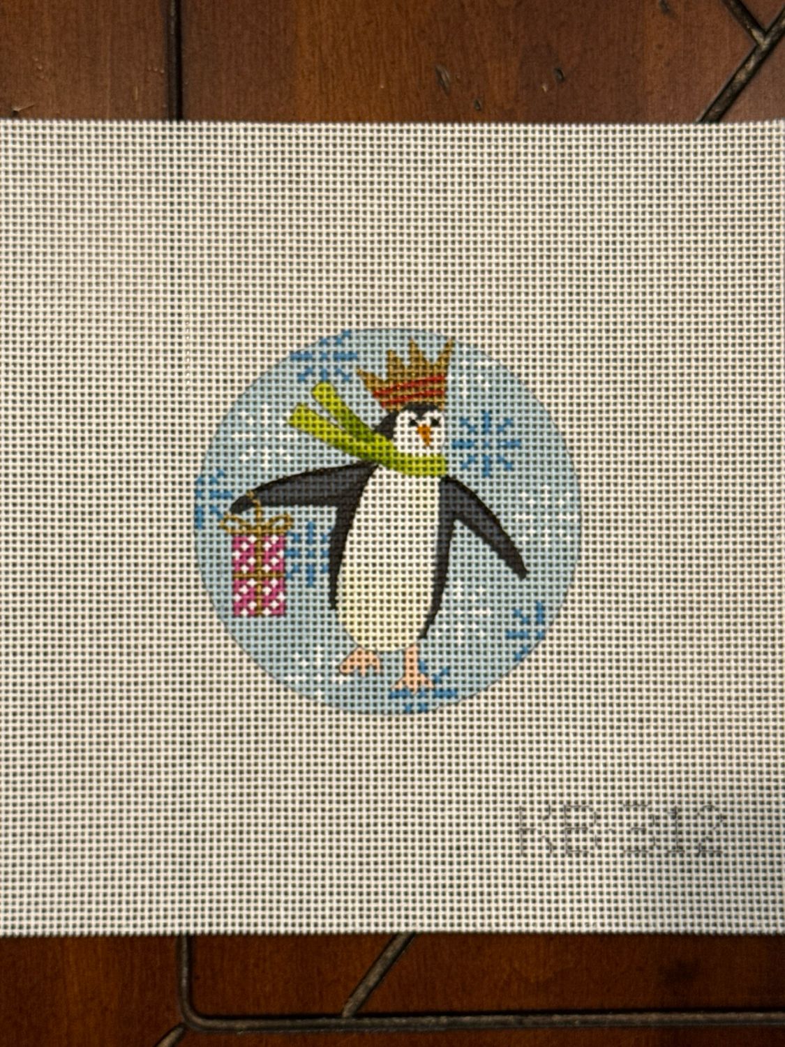 Penguin Xmas Circle Pink