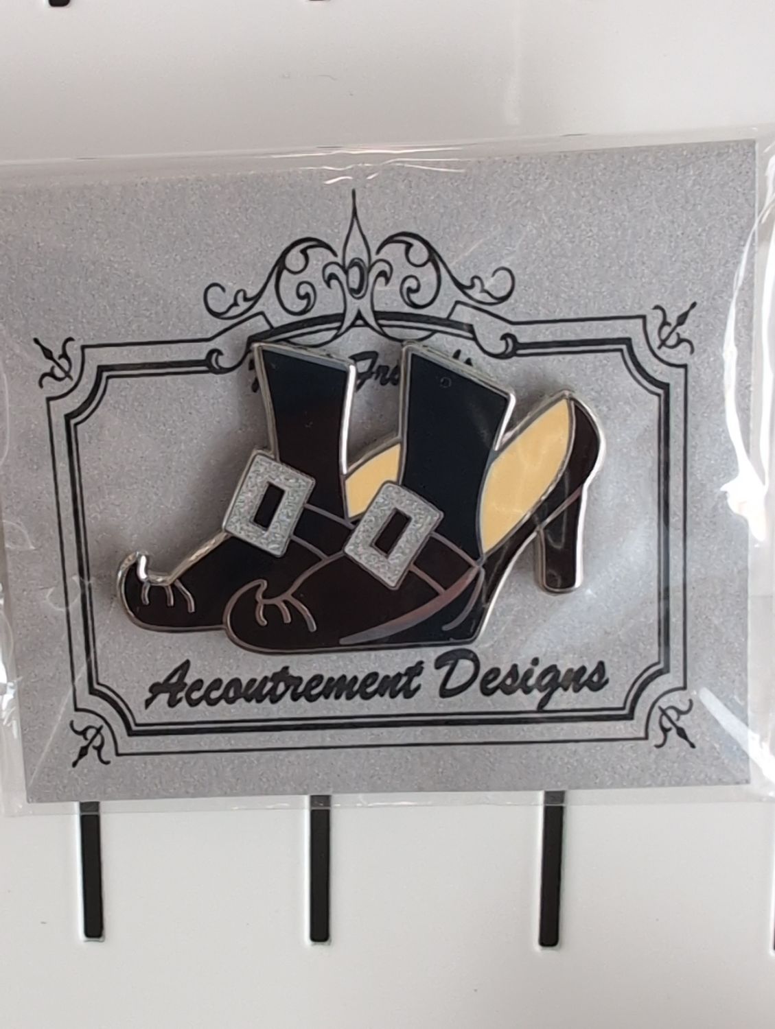 Witch Shoes Needle Minder