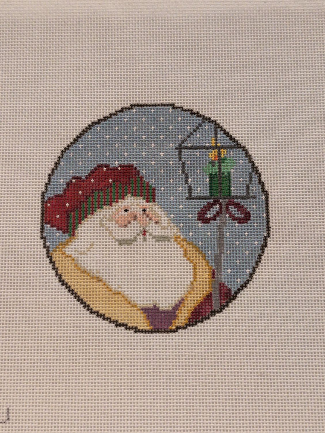 Santa w/ Lantern Round