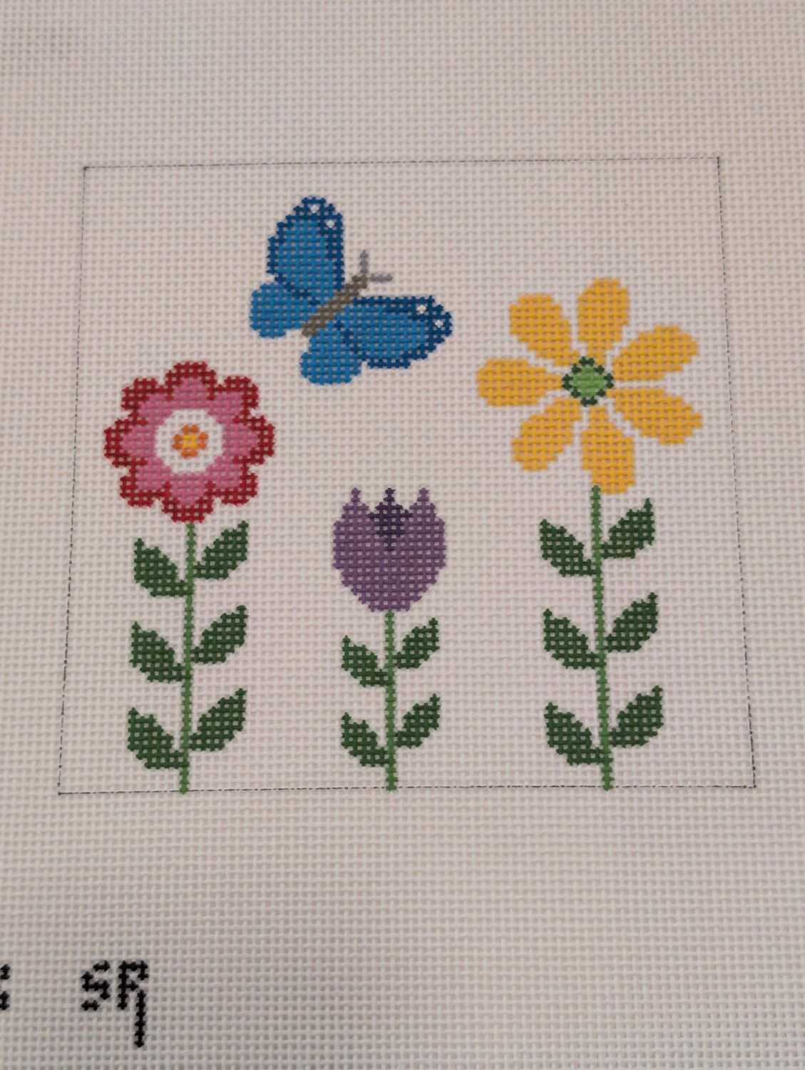 Flowers and Butterfly 6&quot; Square 13 Mesh