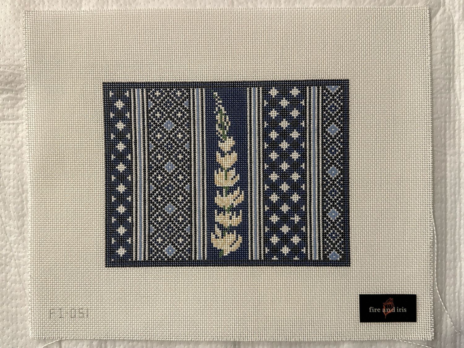 Lupine clutch - patchwork/blue