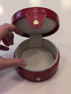 Lee's Leather Goods Round Gift Box Red