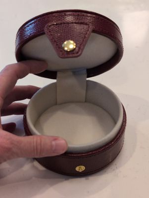 Lee's Leather Goods Round Gift Box Maroon