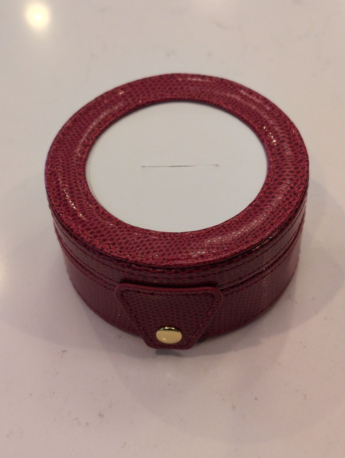 Lee&#39;s Leather Goods Round Gift Box Red