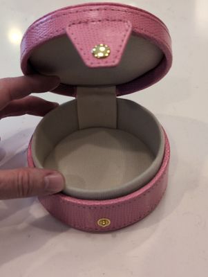 Lee's Leather Goods Round Gift Box Pink
