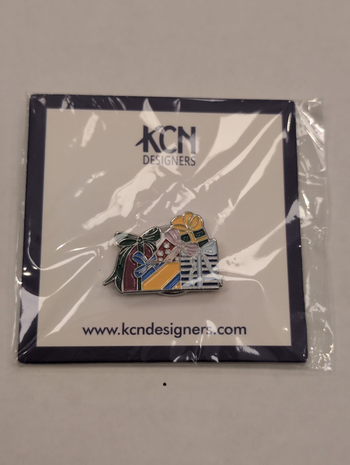 Presents Needle Minder