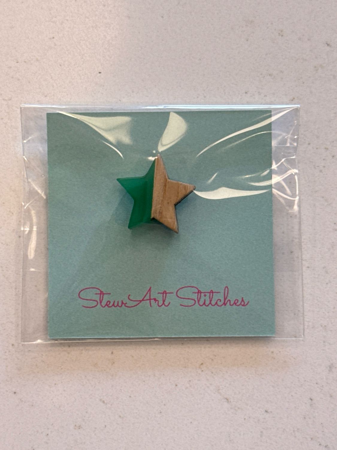Green Wood/Resin Star Needle Minder from StewArt Stitches