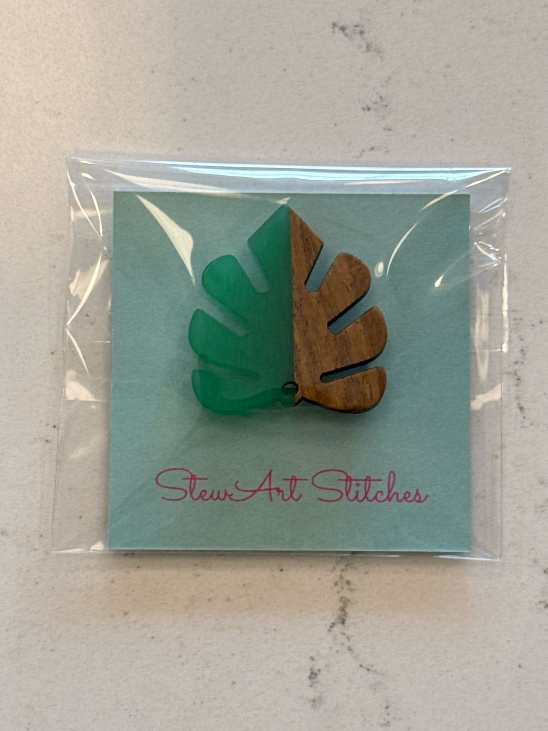 Green Wood Leaf Needle Minder from StewArt Stitches