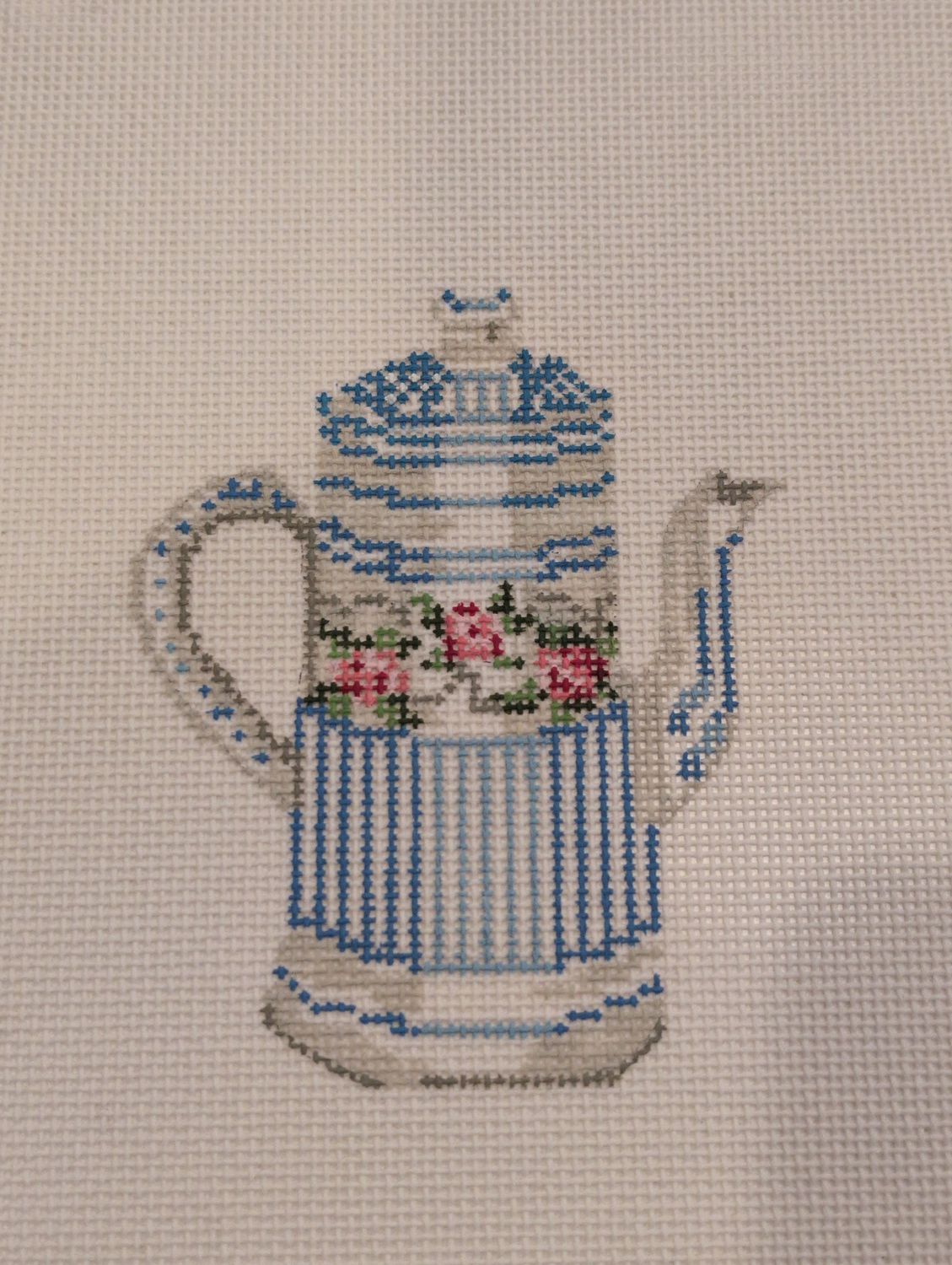 White &amp; Blue Kettle