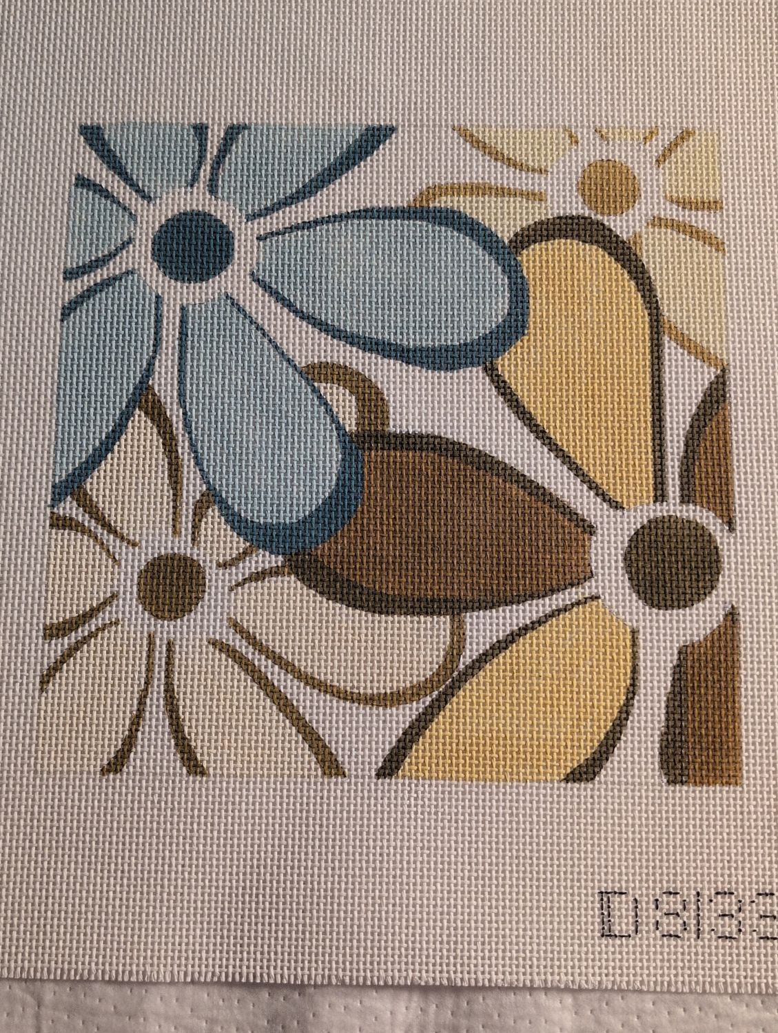 Neutral Daisies